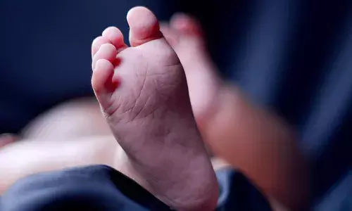 മുലപ്പാല് തൊണ്ടയില് കുടുങ്ങി? കാസര്കോട് നാലു മാസം പ്രായമായ ആണ്കുട്ടി മരിച്ച നിലയില് മുലപ്പാല് തൊണ്ടയില് കുടുങ്ങി? കാസര്കോട് നാലു മാസം പ്രായമായ ആണ്കുട്ടി മരിച്ച നിലയില്