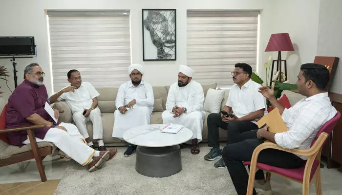 സൂഫി പ്രതിനിധികള് രാജീവ് ചന്ദ്രശേഖറുമായി കൂടിക്കാഴ്ച നടത്തി സൂഫി പ്രതിനിധികള് രാജീവ് ചന്ദ്രശേഖറുമായി കൂടിക്കാഴ്ച നടത്തി