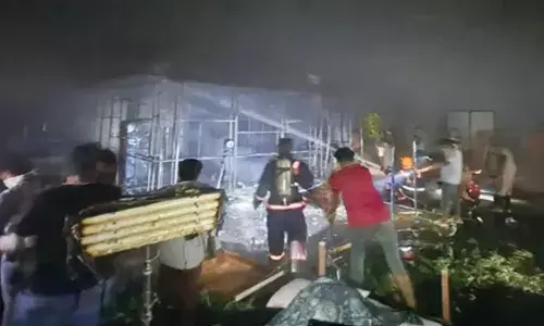 കെ.ആര്‍.നാരായണന്‍ ഫിലിം ഇന്‍സ്റ്റിറ്റ്യൂട്ടില്‍ തീപിടിത്തം; ഷൂട്ടിങ് ഓഡിറ്റോറിയത്തിലുണ്ടായ തീപിടുത്തത്തില്‍ ആറ് ലക്ഷത്തോളം ചിലവുവരുന്ന സെറ്റ് കത്തിനശിച്ചു