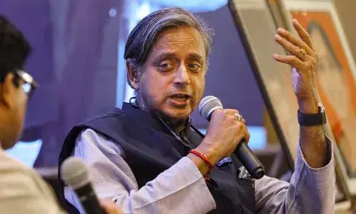 മഹാമാഘ മഹോത്സവം സാംസ്കാരിക നവോത്ഥാനമെന്ന് ശശി തരൂർ; കുംഭമേള ഭൂതകാലത്തെയും ഭാവിയെയും ബന്ധിപ്പിക്കുന്ന പാലം; തിരുനാവായയിലെ ഉത്സവത്തിന് ആശംസയറിച്ച് ശശി തരൂർ