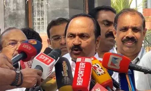 പ്രതിപക്ഷത്തെ പ്രകോപിപ്പിച്ചത് വാച്ച് ആന്റ് വാര്‍ഡ്; സഭയില്‍ ബാനര്‍ പിടിക്കുന്നത് ആദ്യമായാണോ? ഇതില്‍ പ്രതിഷേധിച്ചാണ് ഡയസിലേക്ക് കയറിയത്; ജനാധിപത്യ രീതിയില്‍ തന്നെയാണ് തങ്ങള്‍ പ്രതിഷേധിച്ചത്: വി ഡി സതീശന്റെ വിശദീകരണം ഇങ്ങനെ