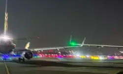 മുംബൈ വിമാനത്താവളത്തില്‍ എയര്‍ ഇന്ത്യ, ഇന്‍ഡിഗോ വിമാനങ്ങളുടെ ചിറകുകള്‍ കൂട്ടിയിടിച്ചു; യാത്രക്കാര്‍ സുരക്ഷിതര്‍