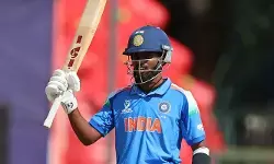 വെടിക്കെട്ട് തുടക്കം നൽകി വൈഭവ് സൂര്യവൻഷി; തകർപ്പൻ സെഞ്ചുറിയുമായി മലയാളി താരം ആരോൺ ജോർജ്; അഫ്ഗാന്റെ ഫൈനൽ സ്വപ്നം തല്ലിക്കെടുത്തി ഇന്ത്യ; എട്ട് വിക്കറ്റിന്റെ ആധികാരിക ജയം