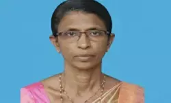 ഓട്ടോറിക്ഷയിലേക്ക് ഇടിച്ചുകയറി അപകടം; മണ്ണഞ്ചേരിയിൽ ആധാരമെഴുത്തുകാരിക്ക് ദാരുണാന്ത്യം; വേദനയോടെ കുടുംബം