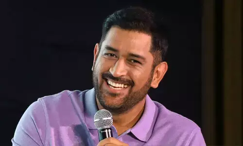 കളിക്കാരെ വിമർശിക്കാതെ മത്സരം വിശദീകരിക്കുക പ്രയാസം; അതിൽ നല്ല സൂക്ഷ്മത വേണം; കമന്റേറ്ററാവാന്‍ ഞാനില്ല; താരങ്ങളുടെയും സ്റ്റാറ്റിസ്റ്റിക്‌സ് ഓർത്തിരിക്കാൻ പാടാണെന്നും ധോണി