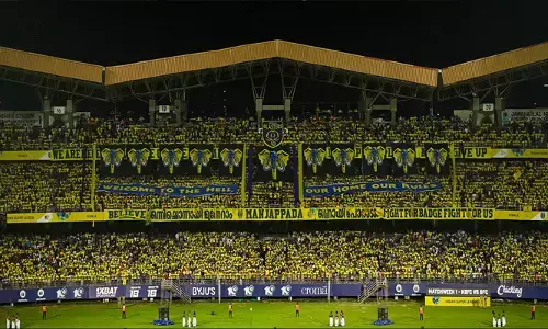 കോഴിക്കോട് സ്റ്റേഡിയം സജ്ജമല്ല; കേരള ബ്ലാസ്റ്റേഴ്‌സ് മത്സരങ്ങൾ കൊച്ചിയിൽ തന്നെ?; സ്റ്റേഡിയം വാടക ഇളവിൽ ജി.സി.ഡി.എ തീരുമാനം നാളെ