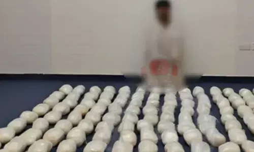 രഹസ്യ വിവരം കിട്ടിയതോടെ ഒമാൻ പോലീസ് സ്ഥലത്ത് ഇരച്ചെത്തി; സാധനം കൈമാറുന്നതിനിടെ ഞൊടിയിടയിൽ വളഞ്ഞു; ആ പ്രവാസി ഇനി അഴിയെണ്ണും