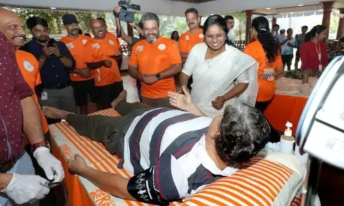 ലോക കാന്‍സര്‍ ദിനം: കൊച്ചിയില്‍ ഓറഞ്ച് റണ്ണേഴ്‌സ് ക്ലബ്ബിന്റെ മെഗാ രക്തദാന ക്യാമ്പ്; നൂറിലധികം പേര്‍ പങ്കെടുത്തു