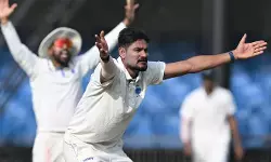 ഇൻഡോറിൽ കുൽദീപ് സെൻ ഷോ;  തകർപ്പൻ ഫൈവ് വിക്കറ്റ് നേട്ടം; രഞ്ജി ക്വാർട്ടറിൽ ജമ്മുകശ്മീർ 194ന് പുറത്ത്; ശുഭം ഖജൂരിയക്ക് അർധസെഞ്ചുറി; ആദ്യ ദിനം പിടിമുറുക്കി മധ്യപ്രദേശ്