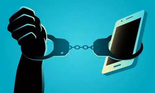 ടെലികോം ഡിപ്പാര്‍ട്ട്മെന്റിന്റെ പേരില്‍ ഭീഷണിപ്പെടുത്തി ഡിജിറ്റല്‍ അറസ്റ്റ്; വിരമിച്ച ഐഐടി മെഡിക്കല്‍ ഓഫീസറില്‍ നിന്നും തട്ടിയെടുത്തത് 4.62 കോടി രൂപ: രണ്ടു പേര്‍ അറസ്റ്റില്‍