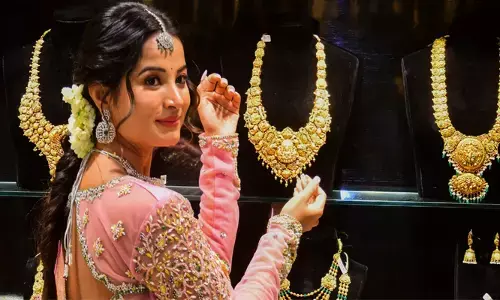 തങ്കം വാങ്ങാൻ പ്ലാൻ ഉണ്ടോ?; എങ്കിൽ ഉച്ചയ്ക്ക് മുമ്പ് തന്നെ ജൂവലറിയിലേക്ക് ഓടിക്കോ...!! സംസ്ഥാനത്ത് സ്വർണവില കുറഞ്ഞു; ആശ്വാസത്തിൽ ഉടമകൾ; പുറത്തുവിട്ട കണക്കുകൾ ഇങ്ങനെ