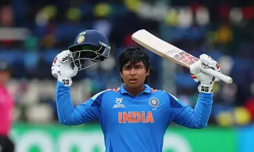 ഹരാരെയില്‍ വൈഭവ് താണ്ഡവം! 55 പന്തില്‍  മിന്നും സെഞ്ചുറി; 71 പന്തില്‍ 151;  അര്‍ധ സെഞ്ചുറിയുമായി ആയുഷ് മാത്രെ;  അണ്ടര്‍ 19 ലോകകപ്പ് ഫൈനലില്‍ ഇംഗ്ലണ്ടിനെതിരെ ഇന്ത്യ മികച്ച സ്‌കോറിലേക്ക്