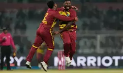 ഹെറ്റ്മെയറുടെ ബാറ്റിങ് വെടിക്കെട്ട്;  ഷെപ്പേര്‍ഡിന്റെ ഹാട്രിക് മാജിക്; മൂന്നു വിക്കറ്റുമായി ജേസണ്‍ ഹോള്‍ഡര്‍; സ്‌കോട്ട്ലന്‍ഡിനെ എറിഞ്ഞിട്ട് വെസ്റ്റ് ഇന്‍ഡീസ്; മുന്‍ ചാമ്പ്യന്മാര്‍ക്ക് ലോകകപ്പില്‍ വിജയത്തുടക്കം