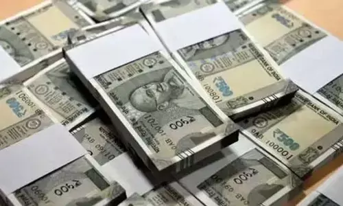 പെന്‍ഷന്‍ പാസ്ബുക്ക് ഓണ്‍ലൈനായി പുതുക്കി നല്‍കാമെന്ന് വാഗ്ദാനം; മുന്‍ ബാങ്ക് ജീവനക്കാരന്റെ കൈയില്‍ നിന്ന് തട്ടിയത് 5.38 ലക്ഷം രൂപ; ഒറ്റ ക്ലിക്ക് തട്ടിപ്പില്‍ പെട്ട് ആലപ്പുഴ സ്വദേശി