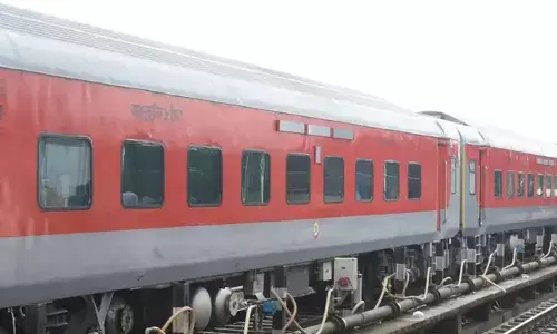 വൃത്തിഹീനമായ ടോയ്ലറ്റിനെക്കുറിച്ച് പരാതി പറഞ്ഞു; യാത്രികനെ ട്രെയിനില്‍ നിന്നും ഇറക്കിവിട്ടു