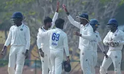 രണ്ടാം ഇന്നിങ്സിലും സെഞ്ചുറി; വരുൺ നായനാരുടെ കരുത്തിൽ ലീഡ്; 364 റൺസ് വിജയലക്ഷ്യം പിന്തുടരുന്ന ഗോവയ്ക്ക് മൂന്ന് വിക്കറ്റ് നഷ്ടം; സി കെ നായിഡു ട്രോഫിയിൽ കേരളത്തിന് വിജയപ്രതീക്ഷ