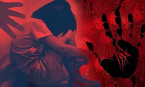 പതിമൂന്ന് വയസ്സു മുതല്‍ പലവട്ടം പീഡനത്തിന് ഇരയായെന്ന് പതിനേഴുകാരി; നാലു പേര്‍ കസ്റ്റഡിയില്‍