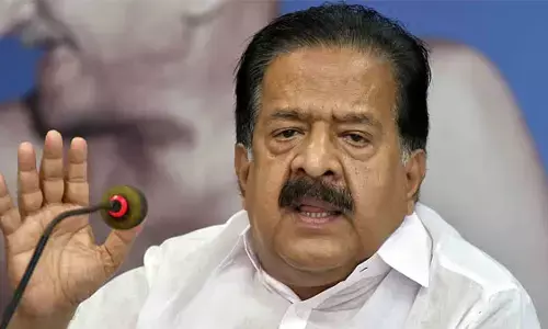 കേരള സര്‍ക്കാര്‍ സംഘടിപ്പിക്കുന്ന ഇന്റര്‍നാഷണല്‍ കോണ്‍ഫറന്‍സ് ഓണ്‍ ഡെവലപ്മെന്റ് ആന്‍ഡ് ഡെമോക്രസി സെമിനാറില്‍ പങ്കെടുക്കരുത്; അമര്‍ത്യാ സെനും കൂട്ടര്‍ക്കും കത്തയച്ച് രമേശ് ചെന്നിത്തല