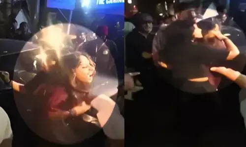 കുടിച്ച് ലക്കുകെട്ട് ബൈക്കോടിച്ച് അപകടമുണ്ടാക്കി; ടാക്സി ഡ്രൈവറെ ഹെൽമറ്റ് കൊണ്ട് അടിച്ചു; ചോദ്യം ചെയ്ത നാട്ടുകാർക്ക് നേരെ അസഭ്യവർഷവും അശ്ലീല ആംഗ്യവും; രാത്രി നടുറോഡിൽ യുവതികളുടെ ഷോ