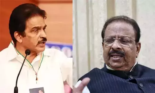 കെ.സുധാകരന് യാതൊരു അതൃപ്തിയുമില്ല, വെറുതെ വാര്‍ത്തകള്‍ പടച്ചുവിടുന്നു; പ്രതിപക്ഷ നേതാവിന്റെ യാത്രയില്‍ നിന്ന് അദ്ദേബഹം വിട്ടുനിന്നിട്ടില്ല;  വ്യക്തിപരമായ ആവശ്യമുള്ളതിനാല്‍ എറണാകുളത്ത് പോയതാണ്; വിശദീകരണവുമായി കെ സി വേണുഗോപാല്‍