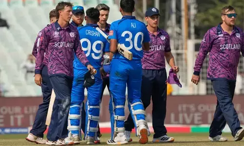 പൊരുതിയത് ബെന്‍ മനേറ്റി മാത്രം;  ട്വന്റി 20 ലോകകപ്പില്‍ ഇറ്റലിയുടെ അരങ്ങേറ്റം തോല്‍വിയോടെ; നാല് വിക്കറ്റുമായി മൈക്കല്‍ ലീസ്‌ക്;  സ്‌കോട്ലന്‍ഡിനെതിരെ 73 റണ്‍സിന്റെ തോല്‍വി