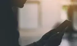 അമ്മയുടേയും ആന്റിയുടെയും നഗ്ന ചിത്രങ്ങള്‍ കാമുകന് അയച്ചു നല്‍കി 23കാരി; ചോദ്യം ചെയ്തതോടെ വീടുവിട്ടിറങ്ങി യുവതി: പരാതി നല്‍കി കുടുംബം