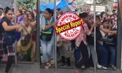 ലോക്കോപൈലറ്റ് ട്രെയിനിന്റെ ബ്രേക്ക് പിടിച്ച് സ്ലോ ഡൗൺ ചെയ്യുന്നതേ..ഉള്ളൂ; പ്ലേറ്റ് ഫോമിൽ നിറച്ച് ഒരു ഈച്ചയെ പൊതിയെ നിൽക്കുന്നത് പോലെ ജനക്കൂട്ടം; എല്ലാവരുടെയും ലക്ഷ്യം ഒന്ന് മാത്രം എങ്ങനേലും സീറ്റ് പിടിക്കുക; നിർത്തിയതും എല്ലാം മറന്ന് ഇടിച്ചുകയറുന്ന ഒരുകൂട്ടം സ്ത്രീകൾ; ജീവന് തന്നെ ഭീഷണിയാകുന്ന കാഴ്ച; ഇത് ഇന്ത്യൻ റയിൽവെയുടെ മറ്റൊരു മുഖം; ചർച്ചയായി ദൃശ്യങ്ങൾ