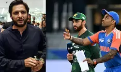 പണത്തിനായി പാക്കിസ്ഥാന്റെ അഭിമാനം ഇന്ത്യയുടെ കാല്‍ക്കല്‍വച്ചു;  രാജ്യാന്തരതലത്തില്‍ തന്നെ നാണക്കേടിലായി;  എന്തിനാണ് പിസിബി ഇങ്ങനെ നാണം കെടുന്നത്; ലോകകപ്പില്‍ ഇന്ത്യക്കെതിരെ കളിക്കാനുള്ള പാക്ക് ടീമിന്റെ തീരുമാനത്തില്‍ വിമര്‍ശനവുമായി അഫ്രീദി