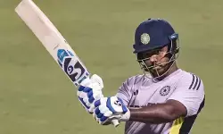 നമീബിയക്കെതിരെ സഞ്ജു സാംസണ്‍ കളിക്കുമോ?  അസുഖം വിട്ടുമാറാതെ അഭിഷേക് ശര്‍മ;  സഞ്ജുവും ഇഷാന്‍ കിഷനും ഒരേ നെറ്റില്‍ പരിശീലനം; പ്ലേയിംഗ് ഇലവനെക്കുറിച്ച് സൂചന നല്‍കി ബാറ്റിംഗ് കോച്ച്