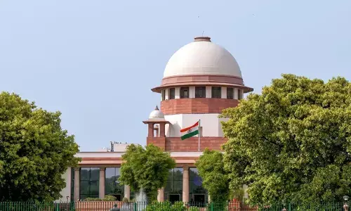 മോഡലിന്റെ മുടിവെട്ടി നശിപ്പിച്ചെന്ന പരാതി; രണ്ട് കോടി രൂപ നഷടപരിഹാരം നല്‍കണമെന്ന ഉപഭോക്തൃ കമ്മീഷന്‍: 25 ലക്ഷമായി നിജപ്പെടുത്തി സുപ്രീംകോടതി