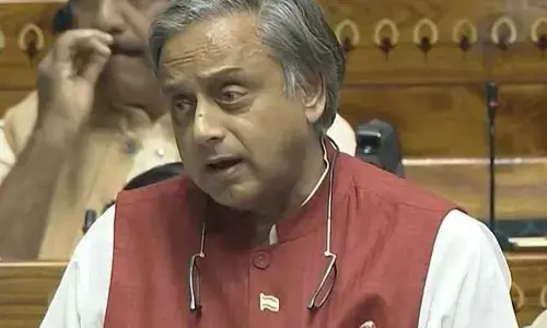 കേരളത്തിന്റെ എയിംസ് സ്വപ്നം വീണ്ടും തകര്‍ന്നു; പുതിയ പദ്ധതികളില്ല, യുവാക്കള്‍ക്കും കര്‍ഷകര്‍ക്കും അവഗണന മാത്രം; ബജറ്റ് വെറും തലക്കെട്ടുകള്‍ സൃഷ്ടിക്കാനോ എന്ന് ചോദ്യം; കേരളത്തോടുള്ള കേന്ദ്രത്തിന്റെ അവഗണന അക്കമിട്ട് നിരത്തി ശശി തരൂര്‍; ഇരുന്നുകൊണ്ട് എംപി നടത്തിയ പ്രസംഗം ചര്‍ച്ചയാകുന്നു