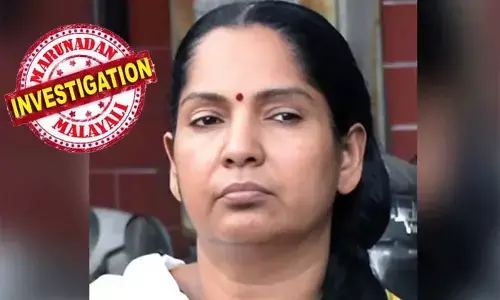 ജവഹര്‍ നഗറിലെ 10 കോടിയുടെ വീടും സ്ഥലവും തട്ടിയെടുക്കാന്‍ സബ് രജിസ്ട്രാര്‍ കോണ്‍ഗ്രസ് നേതാവില്‍ നിന്ന് വാങ്ങിയത് 10 ലക്ഷവും 10 സ്മാര്‍ട്ട് ഫോണും! ലക്ഷ്മി ആള്‍മാറാട്ടത്തിനും വ്യാജരേഖ ചമയ്ക്കാനും ഉദ്യോഗസ്ഥ കൂട്ടുനിന്നെന്ന് കണ്ടെത്തല്‍; ഇടപാടുകള്‍ നടത്തിയത് രജിസ്ട്രാര്‍ ഓഫീസിന് പുറത്തുവെച്ച്