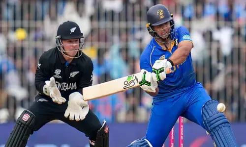 മലയാളി താരം അലിഷാൻ ഷറഫുവിനും, ക്യാപ്റ്റൻ മുഹമ്മദ് വസീമിനും അർധസെഞ്ചുറി; രണ്ടാം വിക്കറ്റിൽ 107 റൺസിന്റെ കൂട്ടുക്കെട്ട്; യുഎഇക്കെതിരെ ന്യൂസിലൻഡിന് 174 റൺസ് വിജയലക്ഷ്യം