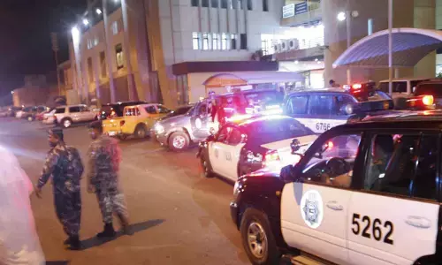 കഴിഞ്ഞ ഒരാഴ്ചയായി നീണ്ടുനിന്ന പരിശോധനകൾ; കണ്ണിൽ കുടുങ്ങിയത് നിരവധി നിയമലംഘനങ്ങൾ; 50 പേർ കുടുങ്ങി; കണക്കുകൾ പുറത്തുവിട്ട് കുവൈറ്റ് ട്രാഫിക് വിഭാഗം