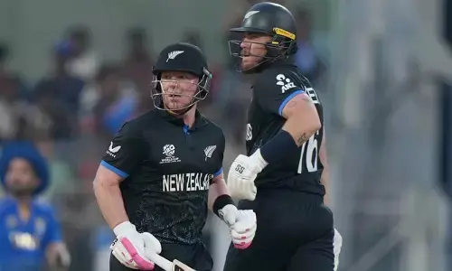 വെടിക്കെട്ട് അര്‍ധ സെഞ്ചുറികളുമായി ടിം സീഫെര്‍ട്ടും ഫിന്‍ അലനും;  യുഎഇയെ തല്ലിത്തകര്‍ത്ത് ന്യൂസിലന്‍ഡ്; ട്വന്റി 20 ലോകകപ്പില്‍ 10 വിക്കറ്റിന്റെ കൂറ്റന്‍ ജയം