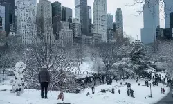 പ്രകൃതിയുടെ താണ്ഡവത്തിൽ വിറങ്ങലിച്ച് ലോക രാജ്യങ്ങൾ; അതിശൈത്യം പിടിമുറുക്കിയ ന്യൂയോർക്കിൽ 18 മരണം; ജപ്പാനിലും സ്ഥിതി അതീവ ഗുരുതരം; കാനഡയിൽ വിമാനങ്ങൾ റദ്ദാക്കി