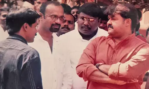 ആദ്യ ഷോട്ട് കഴിഞ്ഞപ്പോഴേക്കും ആ ദുഃഖ വാർത്തയെത്തി, ഷൂട്ടിംഗ് നിർത്തി ലാലേട്ടൻ പോയ്; ഹലോ ലൊക്കേഷനിലെ ഓർമ്മകൾ പങ്കുവെച്ച് പ്രൊഡക്ഷന്‍ കണ്‍ട്രോളര്‍