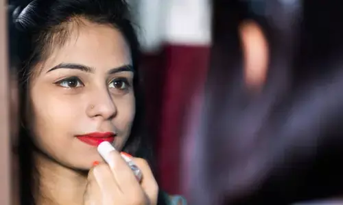പെൺകുട്ടികളുടെ ശ്രദ്ധയ്ക്ക്!! അത്രമേൽ പ്രിയപ്പെട്ട ലിപ്സ്റ്റിക് ഷേഡ് മരണത്തിലേക്ക് നയിക്കുമെന്ന് പറഞ്ഞാൽ നിങ്ങൾ വിശ്വസിക്കുമോ?; പുതിയ പഠനങ്ങൾ പറയുന്നത്