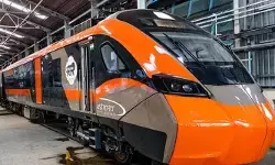 പലയിടത്തും സീറ്റുകൾ കാലി, വന്ദേഭാരതുകൾ ഓട്ടം നിർത്തുന്നു; പുതിയ സർവീസ് നടത്താൻ റെയിൽവേ; ഒക്യുപ്പൻസിയിൽ റെക്കോർഡ് തീർത്ത് കേരളം