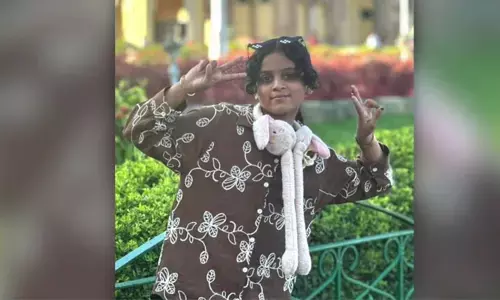 കൊടുവള്ളിയില്‍ വൈദ്യുതി കമ്പിയില്‍ നിന്ന് ഷോക്കേറ്റ് 12 കാരി മരിച്ചു; അപകടം വീടിനോട് ചേര്‍ന്ന് കടന്നു പോകുന്ന വൈദ്യുതി ലൈനില്‍ വീടിന്റെ മുകളില്‍ വെച്ച് അബദ്ധത്തില്‍ കൈ തട്ടി