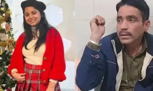 മദ്യലഹരിയിൽ പോലീസുകാരൻ ഓടിച്ച വാഹനം ഇ-റിക്ഷയിലിടിച്ചു; തെറിച്ചു വീണ 24കാരിയുടെ ശരീരത്തിലൂടെ എസ്ഐ വണ്ടി ഓടിച്ചു കയറ്റി; ഡ്രൈവറെ കയ്യോടെ പിടികൂടി ജനക്കൂട്ടം; യുവതിയുടെ മരണത്തിൽ പ്രതിഷേധം