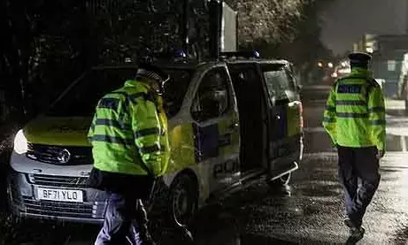 രണ്ടു കുട്ടികളെ കുത്തിയ 13കാരനെ പൊക്കിയത് മോസ്‌കില്‍ നിന്ന്; ലണ്ടനില്‍ കുട്ടി ക്രിമിനല്‍ ഒളിച്ചത് മോസ്‌കിനുള്ളില്‍