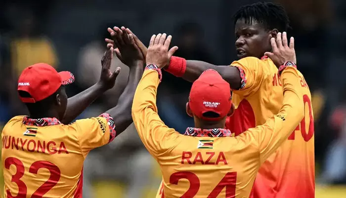 ലോകകപ്പ് ചരിത്രത്തിലെ വമ്പന് അട്ടിമറി! ഓസ്ട്രേലിയയുടെ വമ്പൊടിച്ച് ക്രിക്കറ്റ് ലോകത്തെ ഞെട്ടിച്ച് സിംബാബ്വെ; മുസറബാനിക്കും ബ്രാഡ് ഇവാന്സിനും മുന്നില് തകര്ന്നടിഞ്ഞ് കംഗാരുപ്പട; അടിച്ചു തകര്ത്ത് ബ്രിയാന് ബെന്നറ്റും; ട്വന്റി 20 ലോകകപ്പില് സിംബാബ്വെയുടെ ഐതിഹാസിക അട്ടിമറി 23 റണ്സിന് ലോകകപ്പ് ചരിത്രത്തിലെ വമ്പന് അട്ടിമറി! ഓസ്ട്രേലിയയുടെ വമ്പൊടിച്ച് ക്രിക്കറ്റ് ലോകത്തെ ഞെട്ടിച്ച് സിംബാബ്വെ; മുസറബാനിക്കും ബ്രാഡ് ഇവാന്സിനും മുന്നില് തകര്ന്നടിഞ്ഞ് കംഗാരുപ്പട; അടിച്ചു തകര്ത്ത് ബ്രിയാന് ബെന്നറ്റും; ട്വന്റി 20 ലോകകപ്പില് സിംബാബ്വെയുടെ ഐതിഹാസിക അട്ടിമറി 23 റണ്സിന്