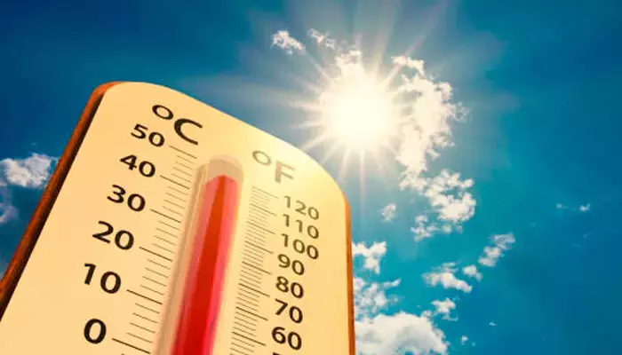 വേനല്ക്കാലം കനക്കുന്നു; വെയിലത്ത് ജോലി ചെയ്യുന്ന തൊഴിലാളികളുടെ ജോലി സമയം പുന:ക്രമീകരിച്ചു; ഫെബ്രുവരി 12 മുതല് മെയ് 20 വരെ ജോലി സമയം മാറും വേനല്ക്കാലം കനക്കുന്നു; വെയിലത്ത് ജോലി ചെയ്യുന്ന തൊഴിലാളികളുടെ ജോലി സമയം പുന:ക്രമീകരിച്ചു; ഫെബ്രുവരി 12 മുതല് മെയ് 20 വരെ ജോലി സമയം മാറും