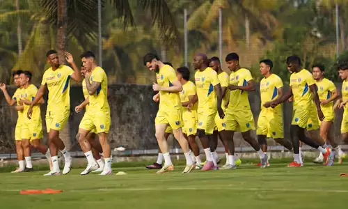 ബെർട്ടോമിയുവും കെവിൻ യോക്കും മുന്നിൽ; മധ്യനിര ഭരിക്കാൻ വിബിനും മർലോണും; കറ്റാലയുടെ പട റെഡി; 27 അംഗ സ്ക്വാഡിനെ പ്രഖ്യാപിച്ച് കേരള ബ്ലാസ്റ്റേഴ്‌സ്