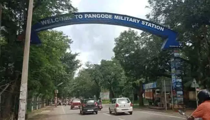 പാങ്ങോട് സൈനിക ക്യാമ്പില് കവര്ച്ച; രണ്ട് കോടി രൂപ വിലമതിപ്പുള്ള ആനക്കൊമ്പുകള് മോഷണം പോയി പാങ്ങോട് സൈനിക ക്യാമ്പില് കവര്ച്ച; രണ്ട് കോടി രൂപ വിലമതിപ്പുള്ള ആനക്കൊമ്പുകള് മോഷണം പോയി