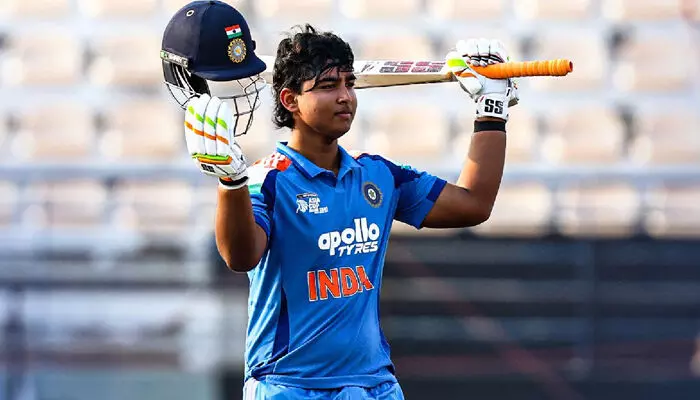 ഇന്ത്യയെ ലോകകപ്പ് കിരീടത്തിലേക്ക് നയിച്ച ബാറ്റ്സ്മാൻ ഇനി പരീക്ഷാ ഹാളിലേക്ക്; പത്താം ക്ലാസ് പരീക്ഷാ ചൂടിൽ 14-കാരൻ വൈഭവ് സൂര്യവംശി ഇന്ത്യയെ ലോകകപ്പ് കിരീടത്തിലേക്ക് നയിച്ച ബാറ്റ്സ്മാൻ ഇനി പരീക്ഷാ ഹാളിലേക്ക്; പത്താം ക്ലാസ് പരീക്ഷാ ചൂടിൽ 14-കാരൻ വൈഭവ് സൂര്യവംശി