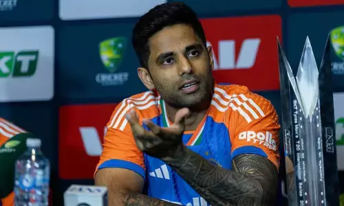 നാളെ അഭിഷേക് കളിക്കണമെന്ന് സല്‍മാന് അത്ര നിര്‍ബന്ധമാണെങ്കില്‍ ഞങ്ങള്‍ അവനെ കളിപ്പിക്കും;  പാക് താരങ്ങള്‍ക്ക് കൈ കൊടുക്കുമോ എന്ന ചോദ്യത്തിനും തമാശരൂപേണ പ്രതികരണം; പാക്ക് നായകന്റെ വെല്ലുവിളിക്ക് മറുപടിയുമായി സൂര്യകുമാര്‍ യാദവ്