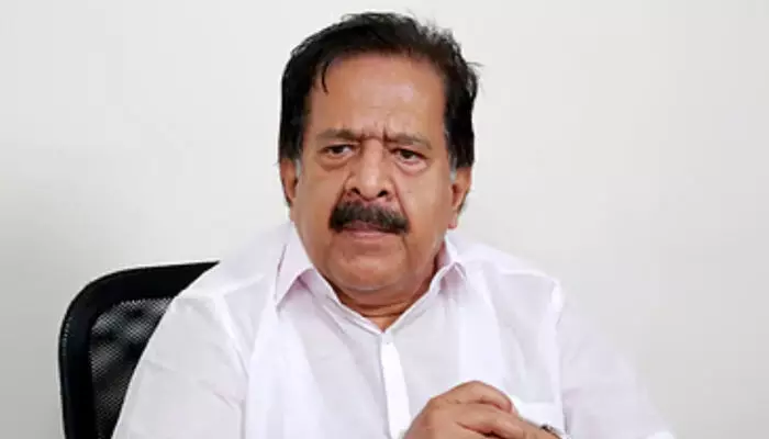 ശബരിമല യുവതി പ്രവേശനത്തില് സര്ക്കാര് നിലപാട് വ്യക്തമാക്കണമെന്ന് രമേശ് ചെന്നിത്തല ശബരിമല യുവതി പ്രവേശനത്തില് സര്ക്കാര് നിലപാട് വ്യക്തമാക്കണമെന്ന് രമേശ് ചെന്നിത്തല