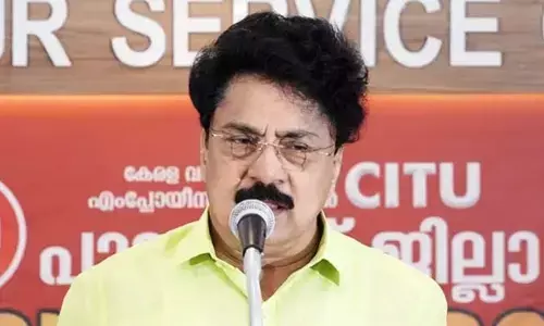 വികസന മുന്നേറ്റ യാത്രയില്‍ പങ്കെടുക്കാതെ പി.കെ ശശി; ആരോഗ്യ പ്രശ്നങ്ങളാലെന്ന് വിശദീകരണം;  പി.കെ ശശിയ്ക്ക് പാര്‍ട്ടിയുമായി പ്രശ്‌നമുണ്ട്; അതു കൊണ്ടാണ് ബ്രാഞ്ച് മെംബറായി മാത്രം ഇരിക്കുന്നതെന്ന് സിപിഎം സംസ്ഥാന സെക്രട്ടറി എം വി ഗോവിന്ദന്‍